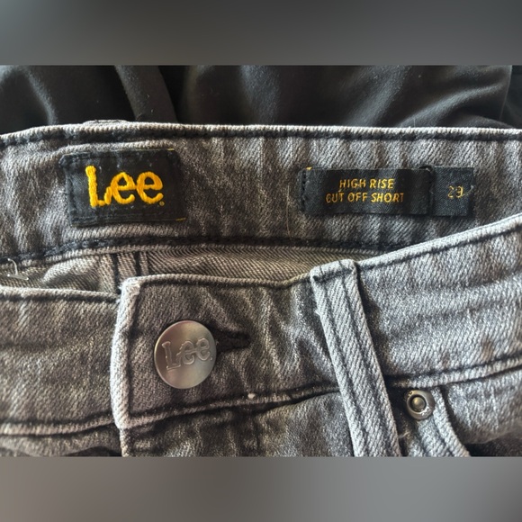 Lee Gray Jean Shorts High-Waisted Distressed - Picture 3 of 3
